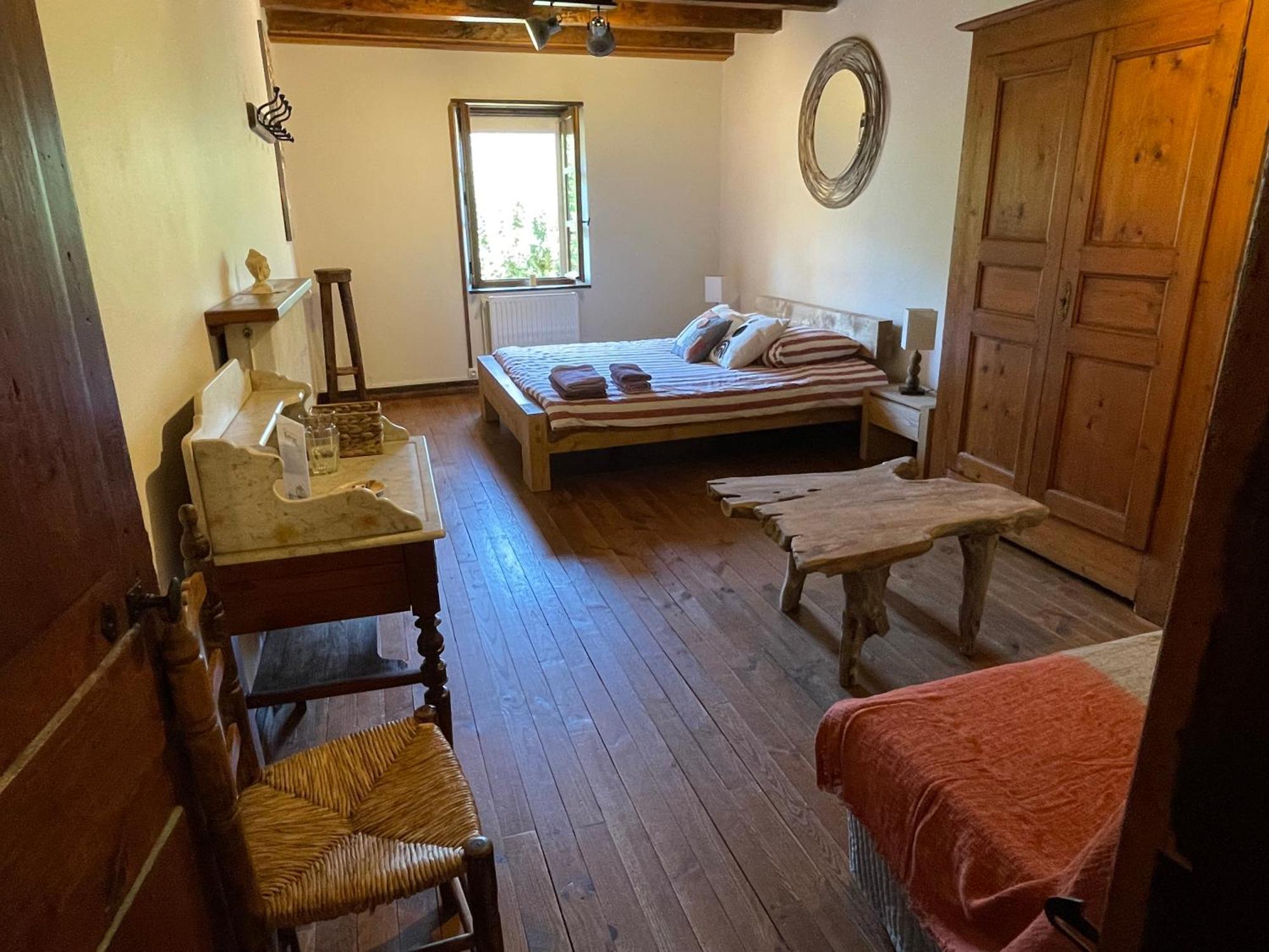 Chambres D'Hotes Avec Entree Privative Au Calme Dans Maison De Village Сен-Жорьо Экстерьер фото